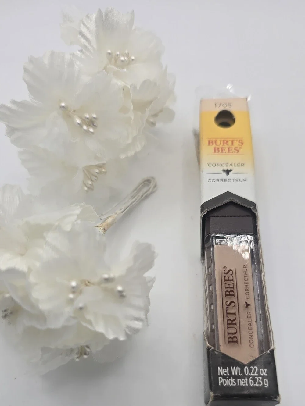 #1705 FAIR Burts Bees Concealer NWT